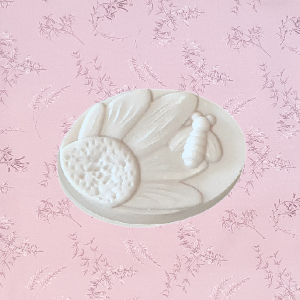 Honey bee soaps are a great gift for her. A beautiful small gift for any occasion. Soft honey scented soap in a creamy colour. These honey bee soaps with a bee and daisy flower, are exclusive to Twizzle Designs.